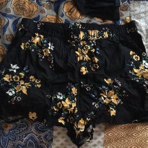 H&M Floral shorts
